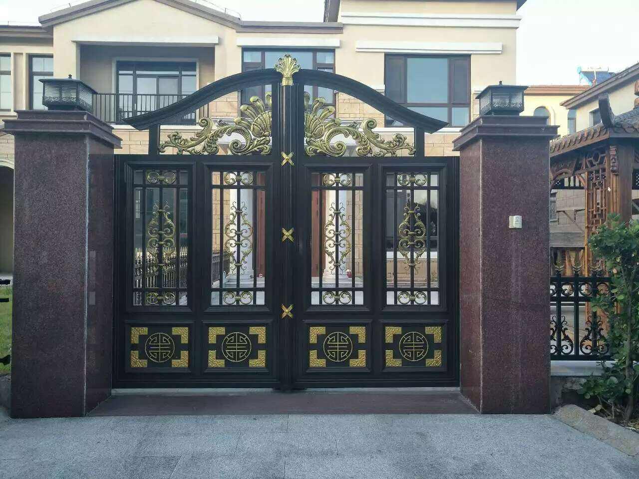 庭院鋁藝大門(mén)廠家需以市場(chǎng)導(dǎo)向才能中涅槃重生