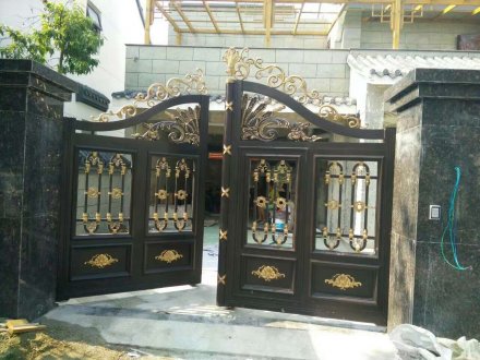 選購(gòu)鋁藝大門(mén)價(jià)格影響因素