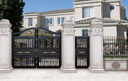 濰坊鋁藝大門的油漆施工需要注意什么？