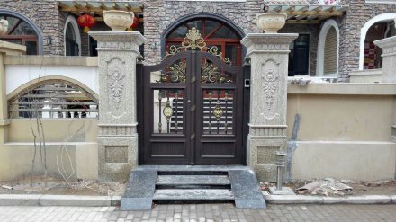 <b>濰坊鋁藝大門外觀美的體現(xiàn)？</b>