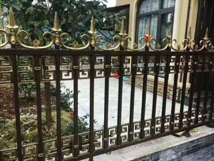 鋁藝護(hù)欄褪色、掉漆怎么辦？