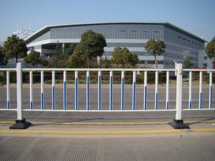 道路護欄多少錢一米？